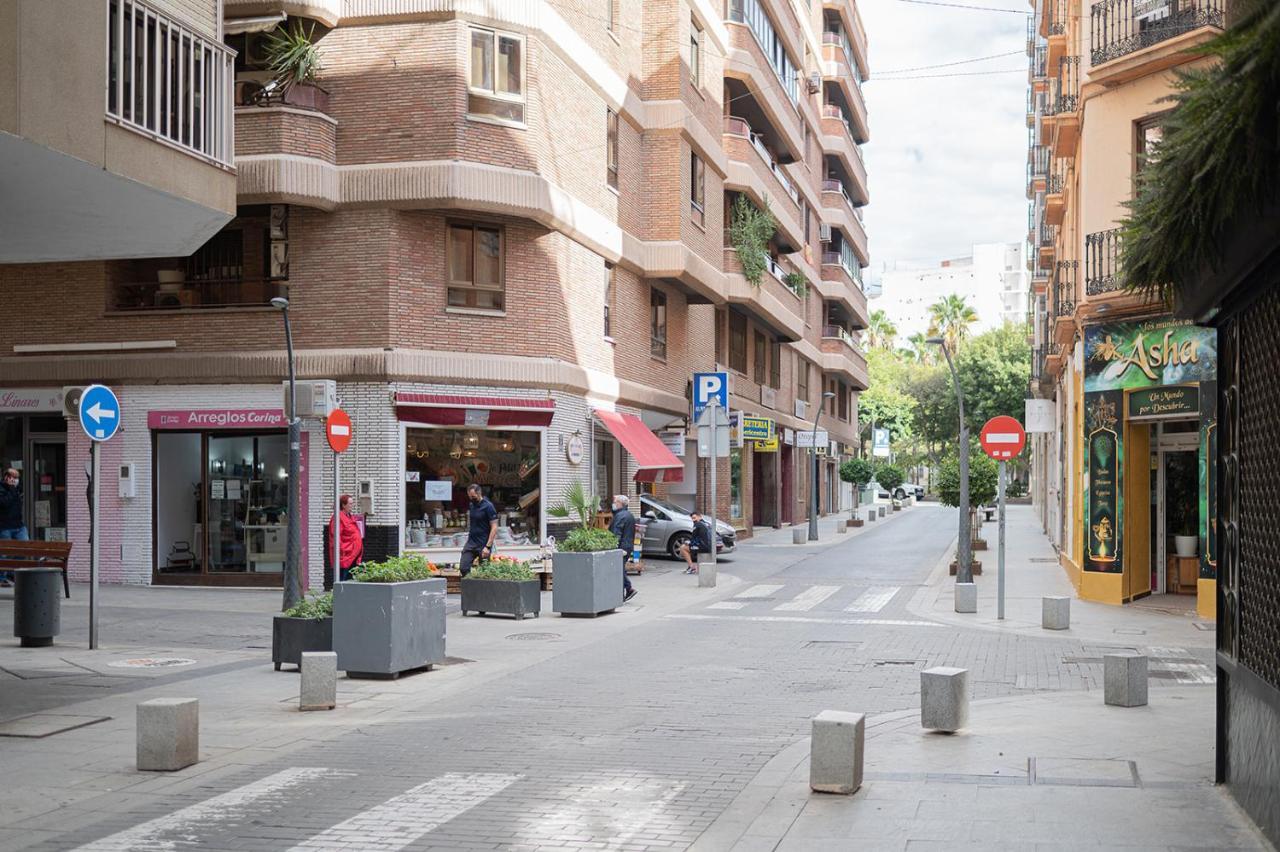 Expoholidays - General Tamayo Parking Gratis Almería Exterior foto